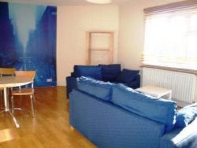 			4 Bedroom, 1 bath, 1 reception Flat			 Willesden Lane, WILLESDEN GREEN